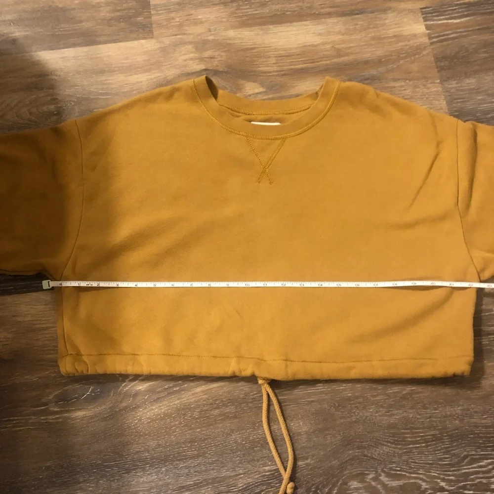 American Eagle Outfitters Mustard Cropped Sweatshirt - Picture 5 of 8